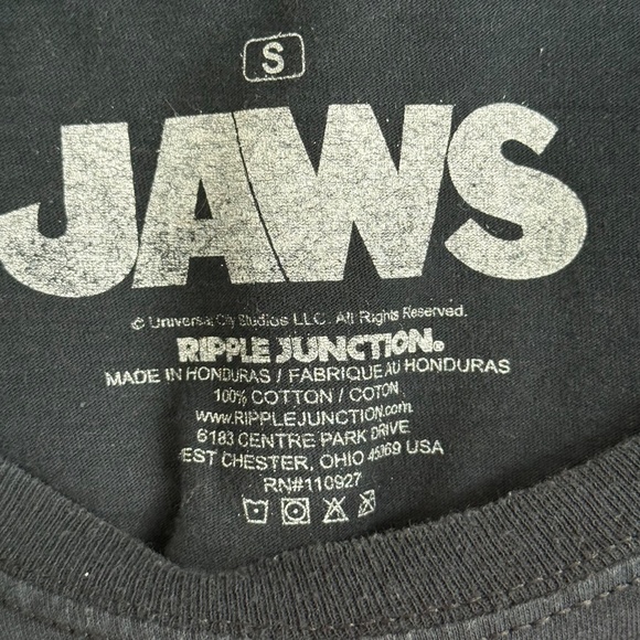 Jaws Movie Theater Poster Short Sleeve Graphic T-Shirt Size Small - Picture 3 of 5